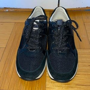 💜OFFERS💜 - GEOX Black Sneakers!!